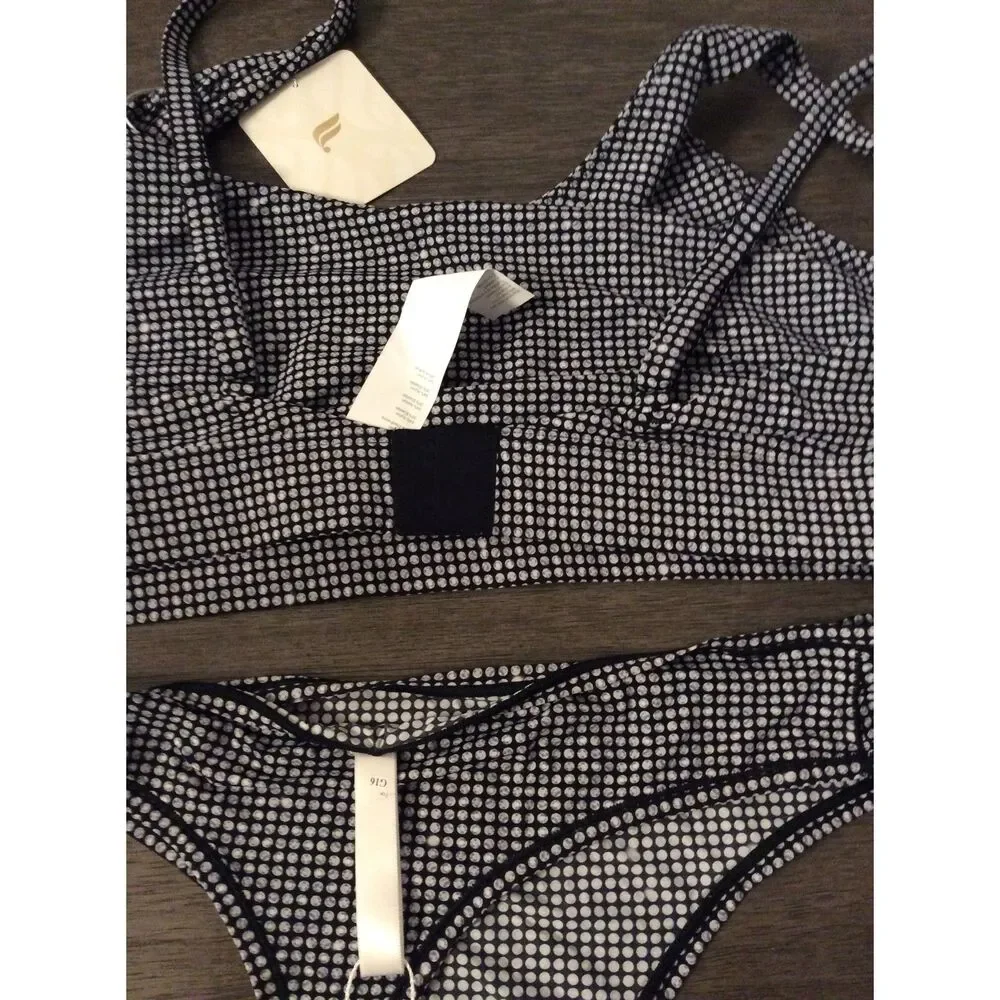 New NWT Fabletics Scoop Neck Bralette and Thong Set Large Black Print